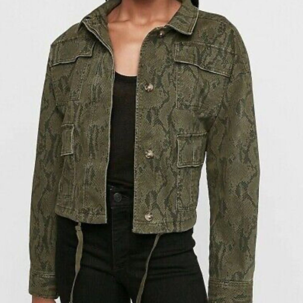 Express Snakeskin Green Cropped Twill Jacket